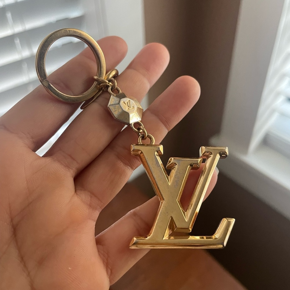 Louis Vuitton Gold Keychain - Picture 10 of 10
